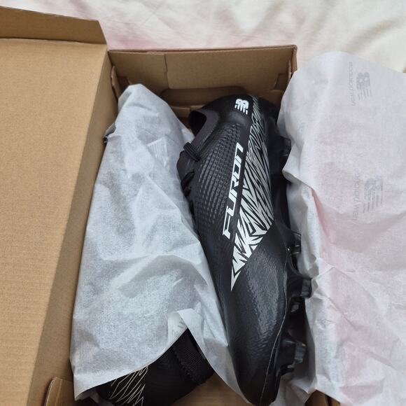Athletic_Shoes